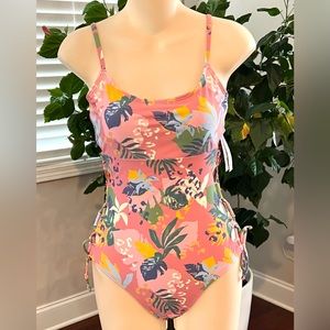 NWT Women’s 1-piece Bathing Suit True Craft Jungle Escape Sz M, adjustable